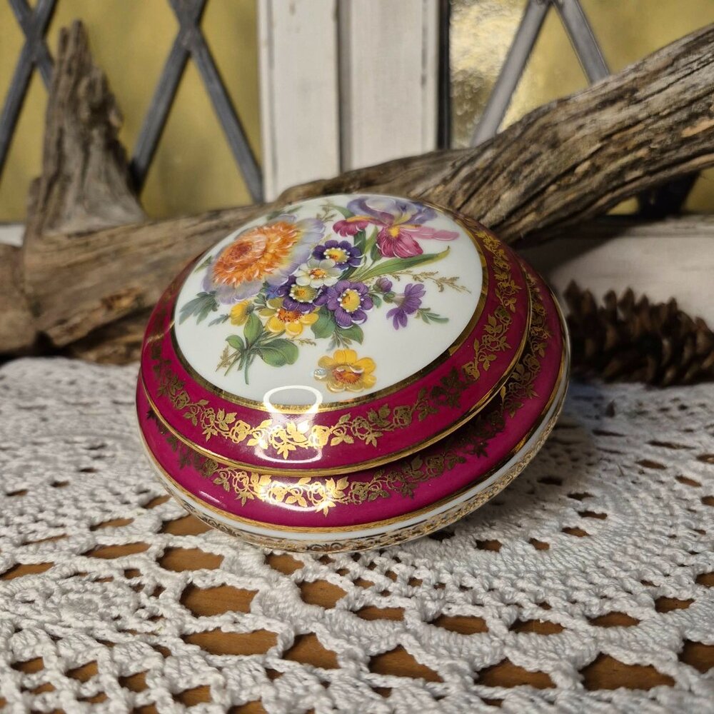 Vintage Limoges Porcelain Round Fushia Pink & Gold Trinket Box - Picture 4 of 10
